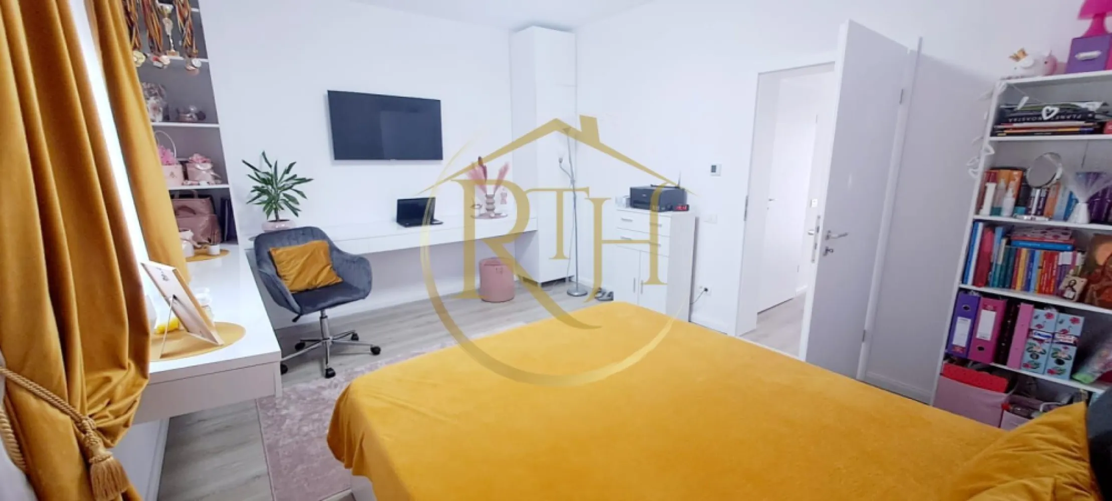 Vând casă vila cu 5 camere,in Giroc ,materiale premium,comision ,0'