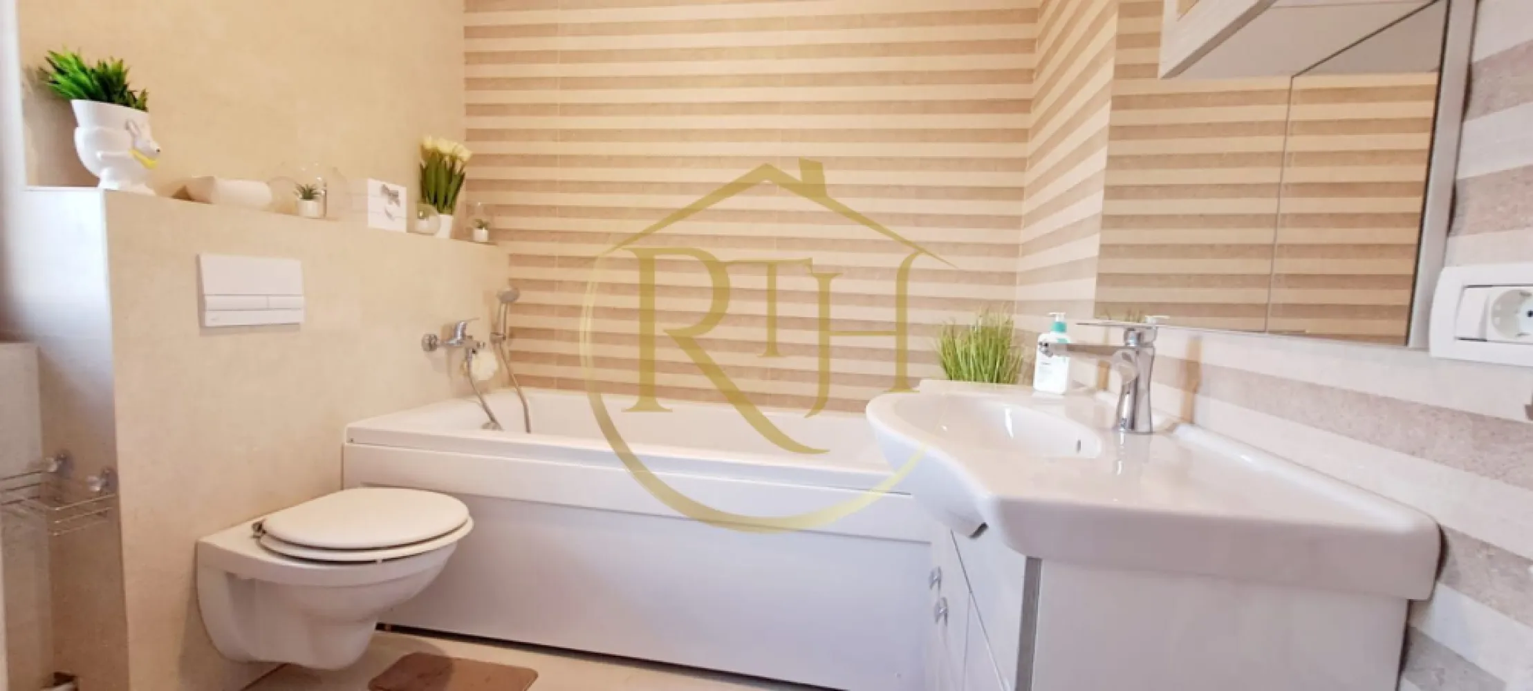Vând casă vila cu 5 camere,in Giroc ,materiale premium,comision ,0'