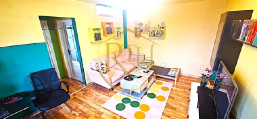 Vand apartament cu 4 camere in zona spitalul judetean,comision ,,0''