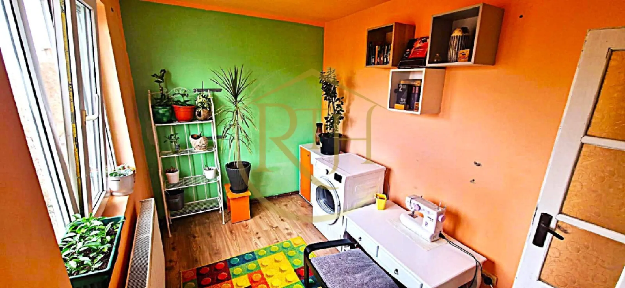 Vand apartament cu 4 camere in zona spitalul judetean,comision ,,0''
