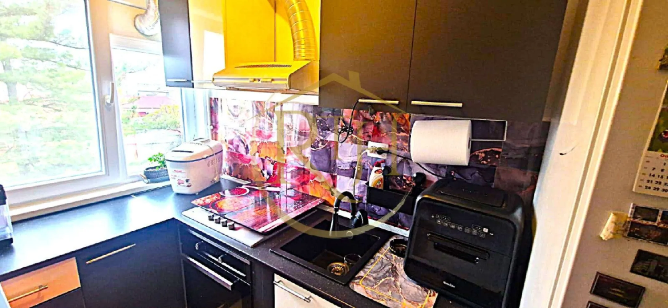 Vand apartament cu 4 camere in zona spitalul judetean,comision ,,0''