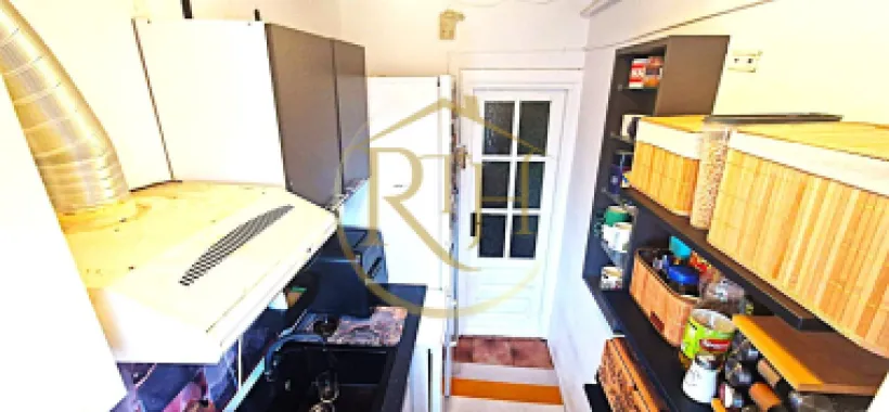 Vand apartament cu 4 camere in zona spitalul judetean,comision ,,0''