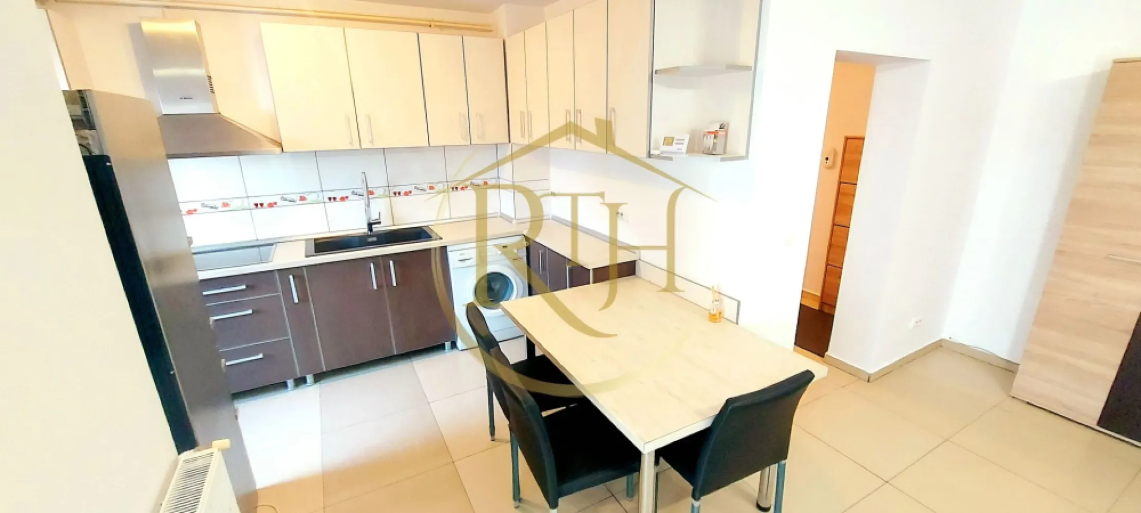 Apartament 2 camere, centrala porprie, parcare, Zona Centrala, Giroc
