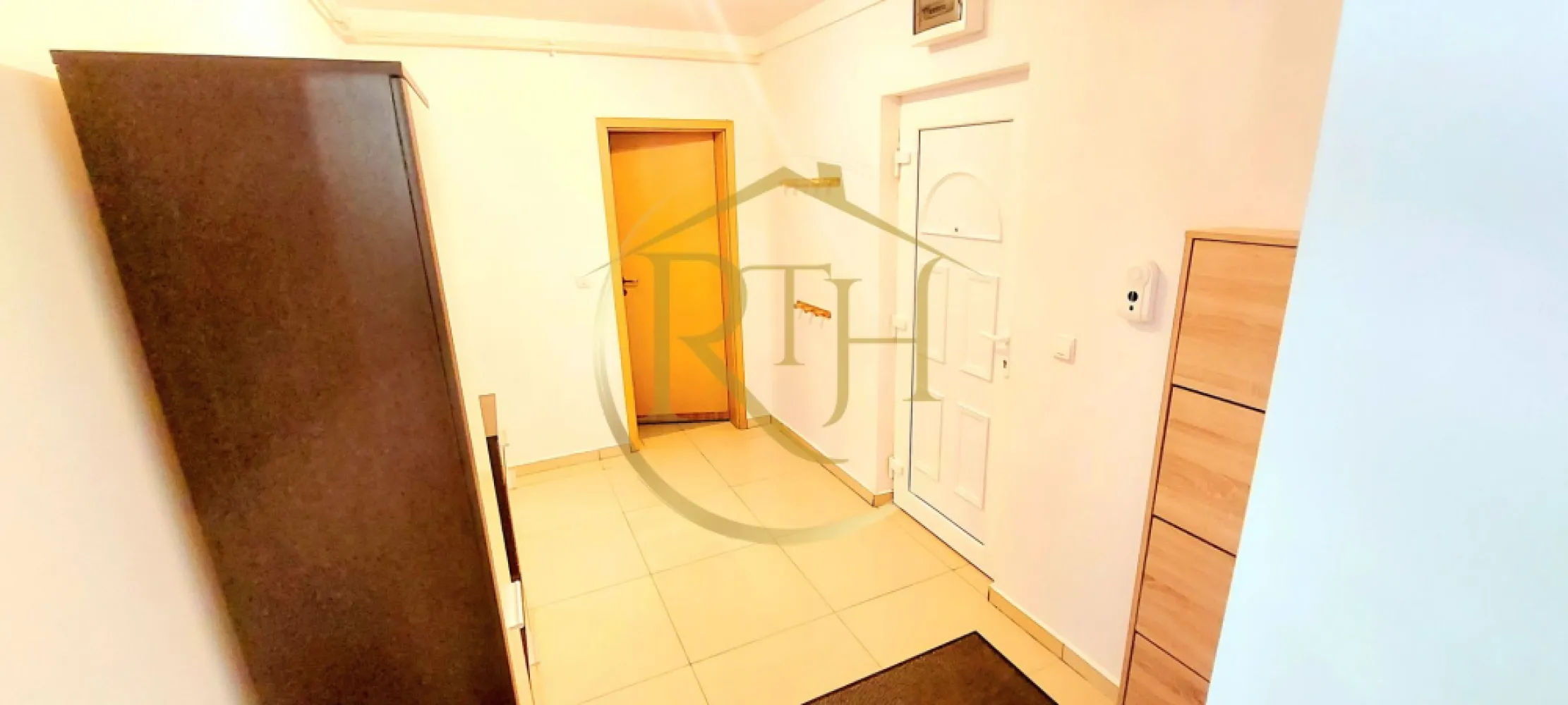Apartament 2 camere, centrala porprie, parcare, Zona Centrala, Giroc