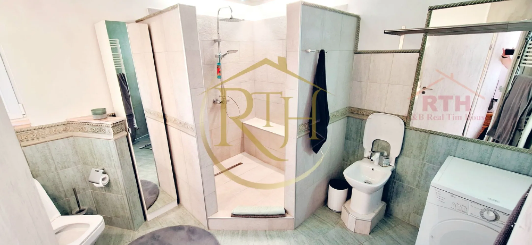 Oferim spre vanzare, proprietate deosebita, 7 camere, zona Modern