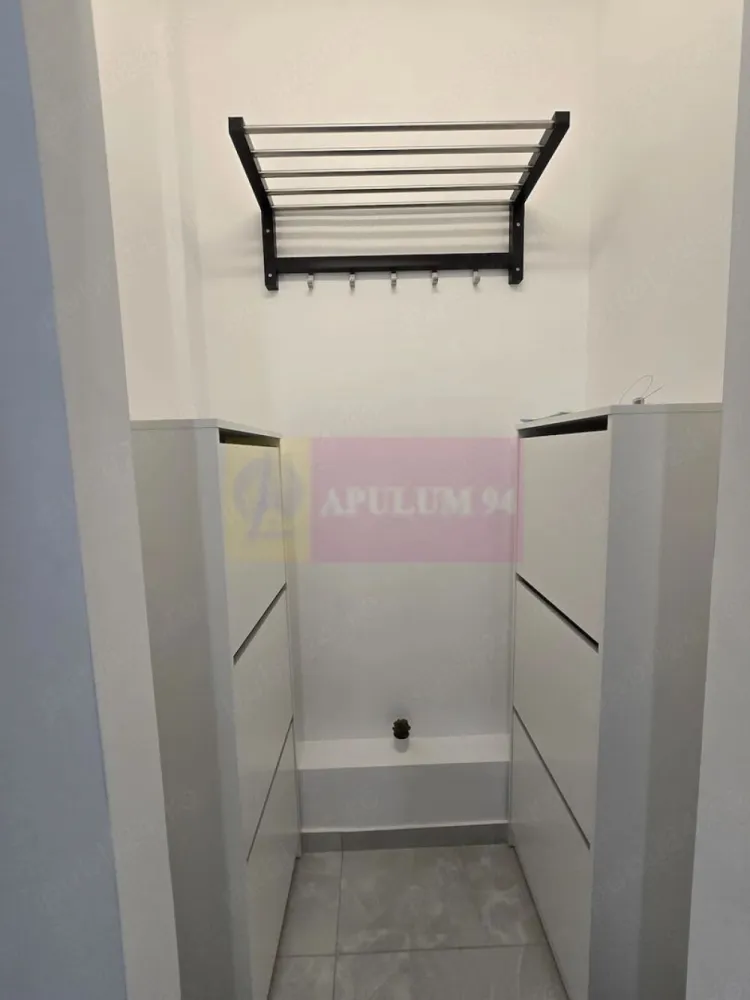 Apartament 2 camere , mobilat - Bd. Ion Mihalache - Agentia Imobiliara Apulum 94, va propune spre vanzare
Apartament 2 camere, 49 mp, etaj 3 7, fără risc seismic, complet renovat și pregătit pentru mutare imediată. Apartamentul se vinde la cheie, cu centrală proprie, mobilier și electrocasnice noi, neutilizate, vedere liniștită pe spate și compartimentare practică. Amplasat într-o zonă cu acces facil la mijloace de transport în comun, magazine, școli și alte facilități. Ideal pentru locuit sau investiție, fără costuri suplimentare după achiziție.