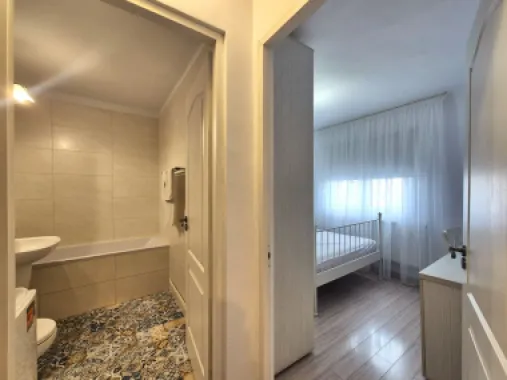 Zona Spitalul Judetean, apartament renovat complet