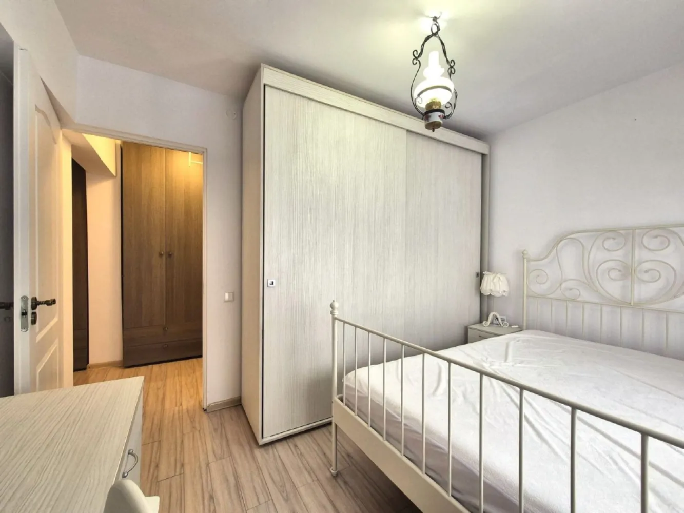 Zona Spitalul Judetean, apartament renovat complet