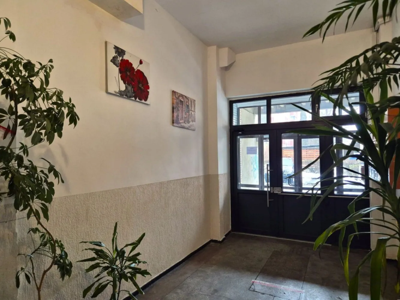 Zona Spitalul Judetean, apartament renovat complet