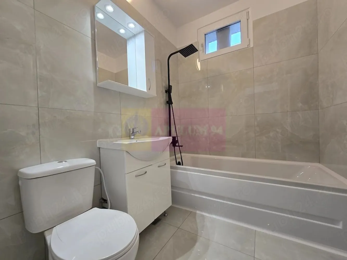 Apartament 2 camere , mobilat - Bd. Ion Mihalache - Agentia Imobiliara Apulum 94, va propune spre vanzare
Apartament 2 camere, 49 mp, etaj 3 7, fără risc seismic, complet renovat și pregătit pentru mutare imediată. Apartamentul se vinde la cheie, cu centrală proprie, mobilier și electrocasnice noi, neutilizate, vedere liniștită pe spate și compartimentare practică. Amplasat într-o zonă cu acces facil la mijloace de transport în comun, magazine, școli și alte facilități. Ideal pentru locuit sau investiție, fără costuri suplimentare după achiziție.