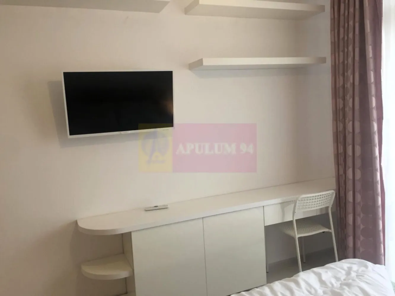 Apartament 2 camere Viva Residence, mobilat complet, aproape de metrou - Disponibil de la 1 August 2026.
Apartament 2 camere semidecomandat, 48 mp, etaj 5/9 cu lift, în Viva Residence, sector 4, Drumul Binelui. La 5 min de metrou Aparatorii Patriei, aproape de Sun Plaza și Grand Arena.

Dotări:

-Bucătărie separată: frigider, aragaz, hotă, cuptor
-Mașină de spălat rufe
-2 aparate AC (în ambele camere)
-TV, internet , interfon
-Centrală proprie, apometre
-Geamuri termopan, parchet, gresie, faianță
-Baie cu cadă

Detalii:
- Pet friendly ( se achita 2 luni garantie )
- Loc parcare: 50 €/lună (opțional)
- Contract minim 12 luni
Preț: 450 €/lună
Garanție: 2 luni chirie (1 lună garantie se poate plati in 2 transe )
Avans: 1 lună chirie
Onorariu Agentie 0

Sună pentru vizionare!