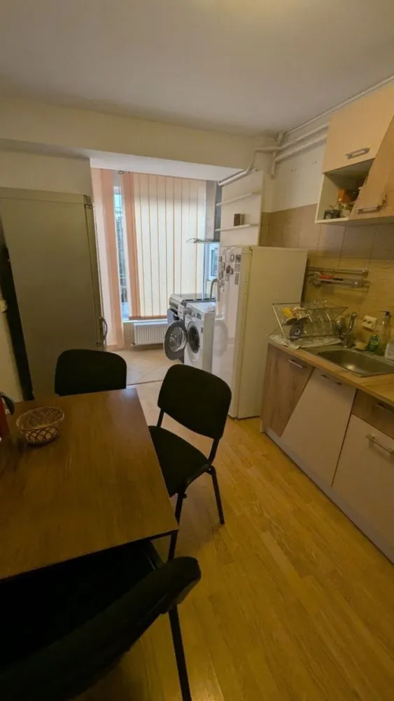 De inchiriat apartament cu 3 camere, Mazepa 1 la BR-uri, etaj 1, 550 euro