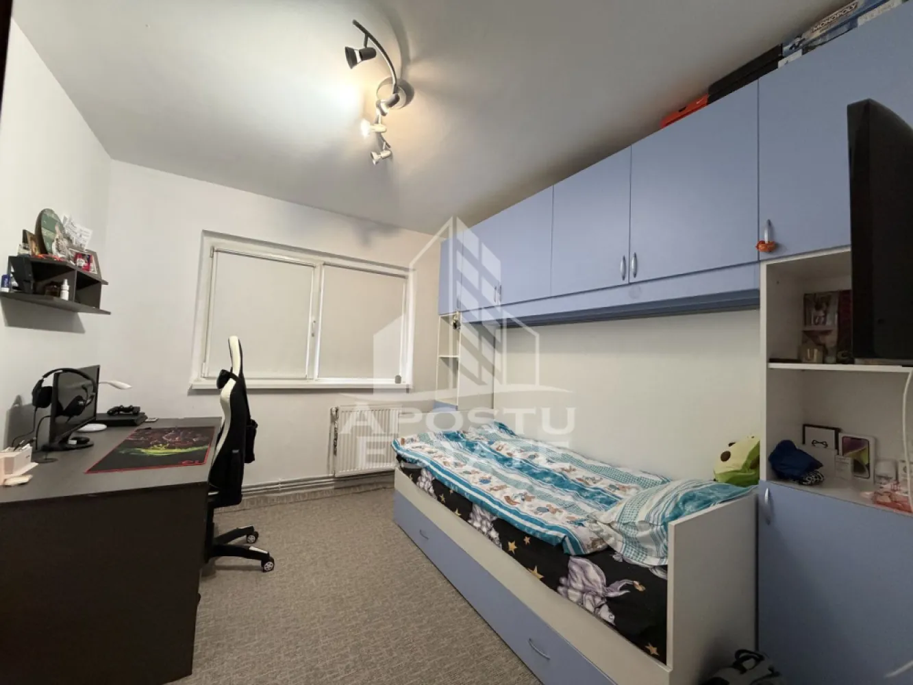 Apartament cu 3 camere,semidecomandat,centrala proprie ,zona Girocului