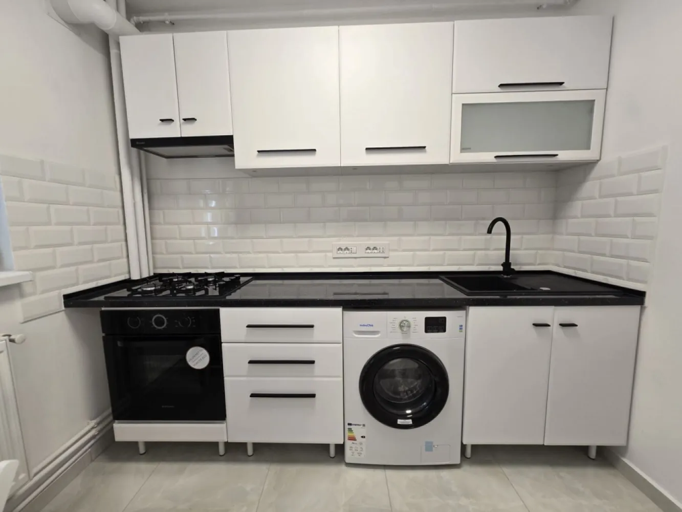 Ion Mihalache Clabucet apartament 2 camere de vanzare - K Imobiliare propune spre vanzare in zona Ion Mihalache Clabucet apartament 2 camere semidecomandate , etaj 3 ,centrala termica renovat , mrecent.