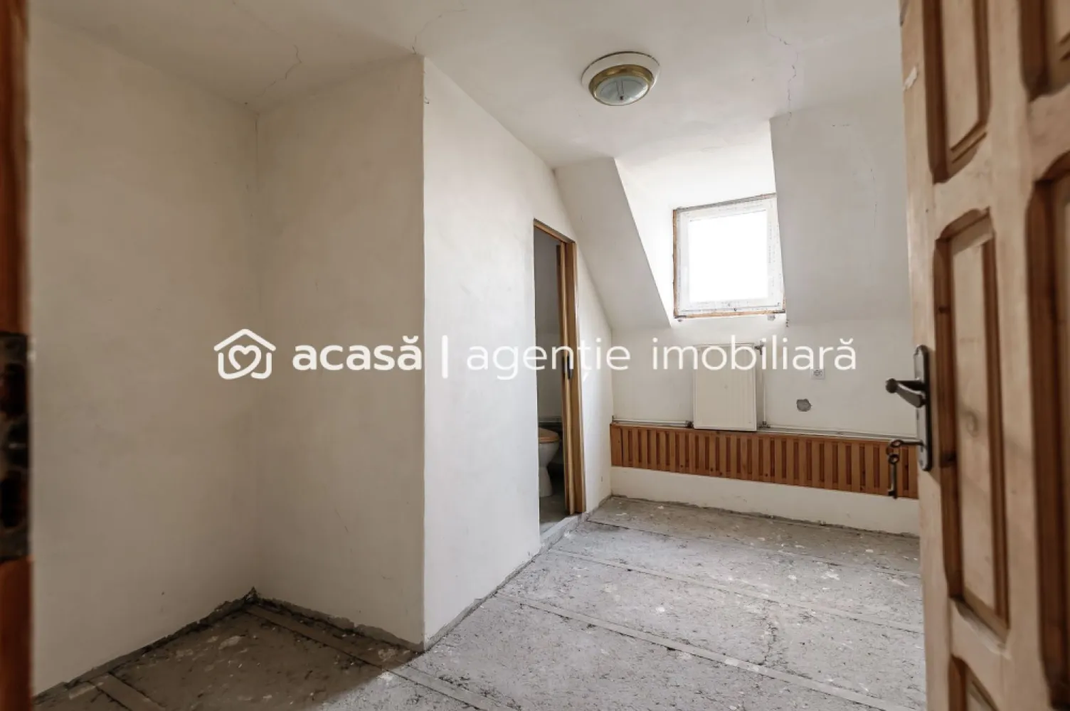 Clădire potrivită pentru proiecte educaționale sau de îngrijire - Propun spre vânzare un imobil cu destinație versatilă, amplasat într-o zonă liniștită, pe strada principală în Bodrogul nou, potrivit pentru activități sociale sau medical-rezidențiale. Proprietatea se remarcă prin compartimentarea ce permite amenajarea unui azil de bătrâni, centru de îngrijire, centru pentru copii sau alte funcțiuni similare.

Caracteristici principale ale proprietății:
Suprafață utilă: 500 mp
Suprafață construită desfășurată: 574 mp
Amprentă la sol: 168 mp
Suprafață teren: 762 mp

Potrivit pentru:
Azil de bătrâni
Centru de zi sau centru rezidențial pentru copii
Centru de recuperare
Clinici sau servicii medicale
Instituții educaționale private

Pentru orice întrebări sau pentru a programa o vizionare, vă rog să mă contactați.

📞 0742267773
Szuchanszki Andreea consultant imobiliar

Nu dispui de toată suma? Te ajutăm noi gratuit! Îți obținem oferte de la 16 bănci.

Ai o proprietate de vânzare în Arad și vrei să știi cât valorează cu adevărat?
Sună-mă pentru o evaluare gratuită, fără obligații.

Birou: ACASĂ | Agenție imobiliară Arad
Bulevardul Decebal 2, Arad 310133