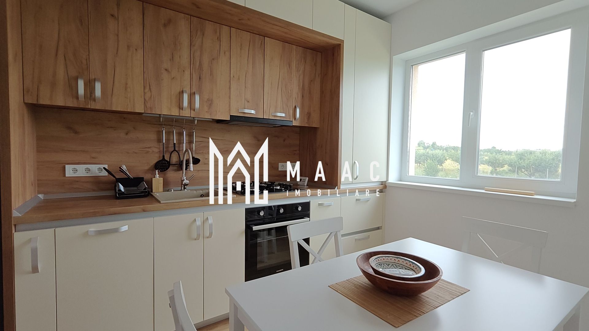 Apartament 3 camere decomandat | Nord-Vest Sibiu | 70 mp, 2 băi, parcare