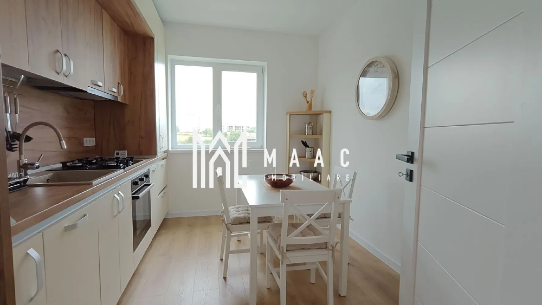 Apartament 3 camere decomandat | Nord-Vest Sibiu | 70 mp, 2 băi, parcare - Apartament cu 3 camere decomandat de închiriat în zona Nord-Vest din Sibiu, pe Calea Șurii Mici, cu 70 mp utili, 2 băi, 2 balcoane și loc de parcare. Proprietatea este la prima închiriere, într-un imobil finalizat în 2023, și se oferă mobilată și utilată.

Detalii proprietate:
• Suprafață utilă: 70 mp (suprafață construită 84 mp)
• Compartimentare: living cu acces către balcon, 2 dormitoare, bucătărie închisă, 2 băi și hol de acces
• Etaj 1 din 6
• Bloc construit în 2023, construcție finalizată
• Stare interioară: finisat modern
• 2 balcoane
• Mobilat și utilat
• Al doilea dormitor poate fi mobilat în funcție de necesitățile chiriașului
• 1 loc de parcare inclus
• Confort 1

Apartamentul este amplasat pe Calea Șurii Mici, în zona Nord-Vest a Sibiului. Compartimentarea decomandată, cele 2 băi și cele 2 balcoane oferă o separare clară a spațiului de zi față de zona de odihnă, cu funcționalitate bună pentru locuire de zi cu zi.

Cod anunț CP3174240. Contactați-ne pentru o vizionare și pentru detalii suplimentare despre această proprietate disponibilă spre închiriere.