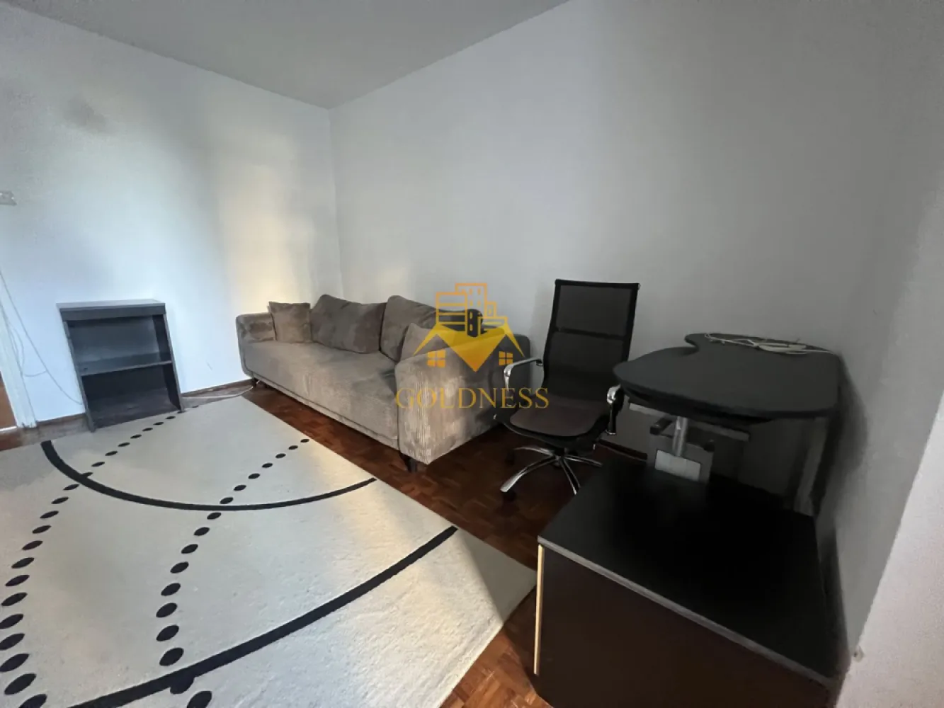 1 camera, Gheorgheni, Iulius Mall, FSEGA, Unirii, Lidl, Detunata - GOLDNESS Imobiliare vă propune spre închiriere un apartament cu o camera complet mobilat și utilat, la etajul 3 într-un imobil de 10 etaje, în Cartierul Gheorgheni
Se află în apropierea stațiilor de transport în comun, magazine, restaurante, spații verzi, farmacii, etc. 

 Apartamentul este compartimentat astfel :
 - o camera cu canapea extensibila, dulap, birou cu scaun, loc de servit masa
 - baie cu cada , calorifer port prosop și dulap pentru depozitare.
 -bucatarie decomandata cu aragaz, hota, 
 - balcon 5 mp

Imobilul este dotat cu toate cele necesare- termoficare, frigider, aragaz, hotă, mașină de spălat haine, etc. 

Dacă sunteți interesați de acest apartament și doriți să îl vizionați, dar și pentru alte oferte nu ezitați să ne contactați telefonic sau prin e-mail. Vă stăm la dispoziție!
Pentru intermediere se percepe un comision de 50% din prețul chiriei!