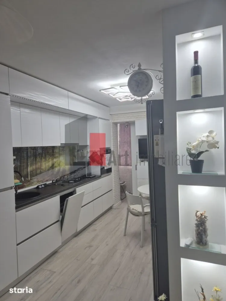 Vindem apartament cu 3 camere, Crângasi