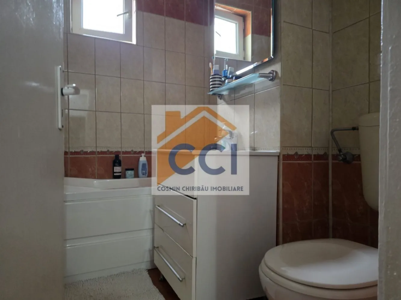 LOC. RACACIUNI, APARTAMENT 3 CAMERE