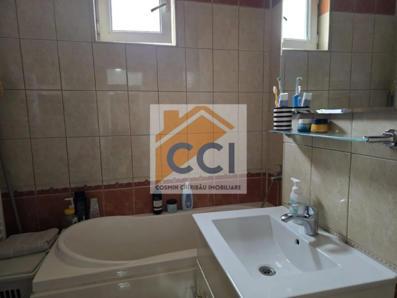 LOC. RACACIUNI, APARTAMENT 3 CAMERE