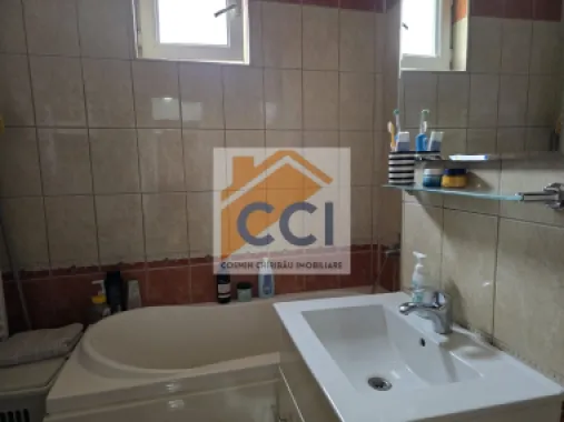 LOC. RACACIUNI, APARTAMENT 3 CAMERE