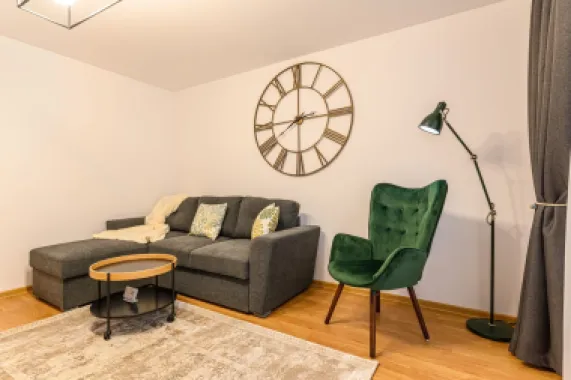 Cartier URBAN, lângă Mall Coresi, apartament 2 camere, mobilat, 550 euro