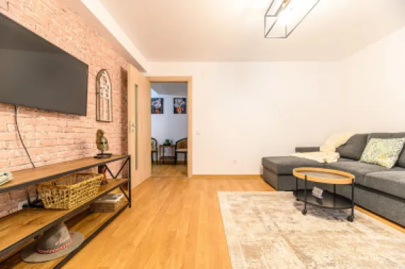Cartier URBAN, lângă Mall Coresi, apartament 2 camere, mobilat, 550 euro