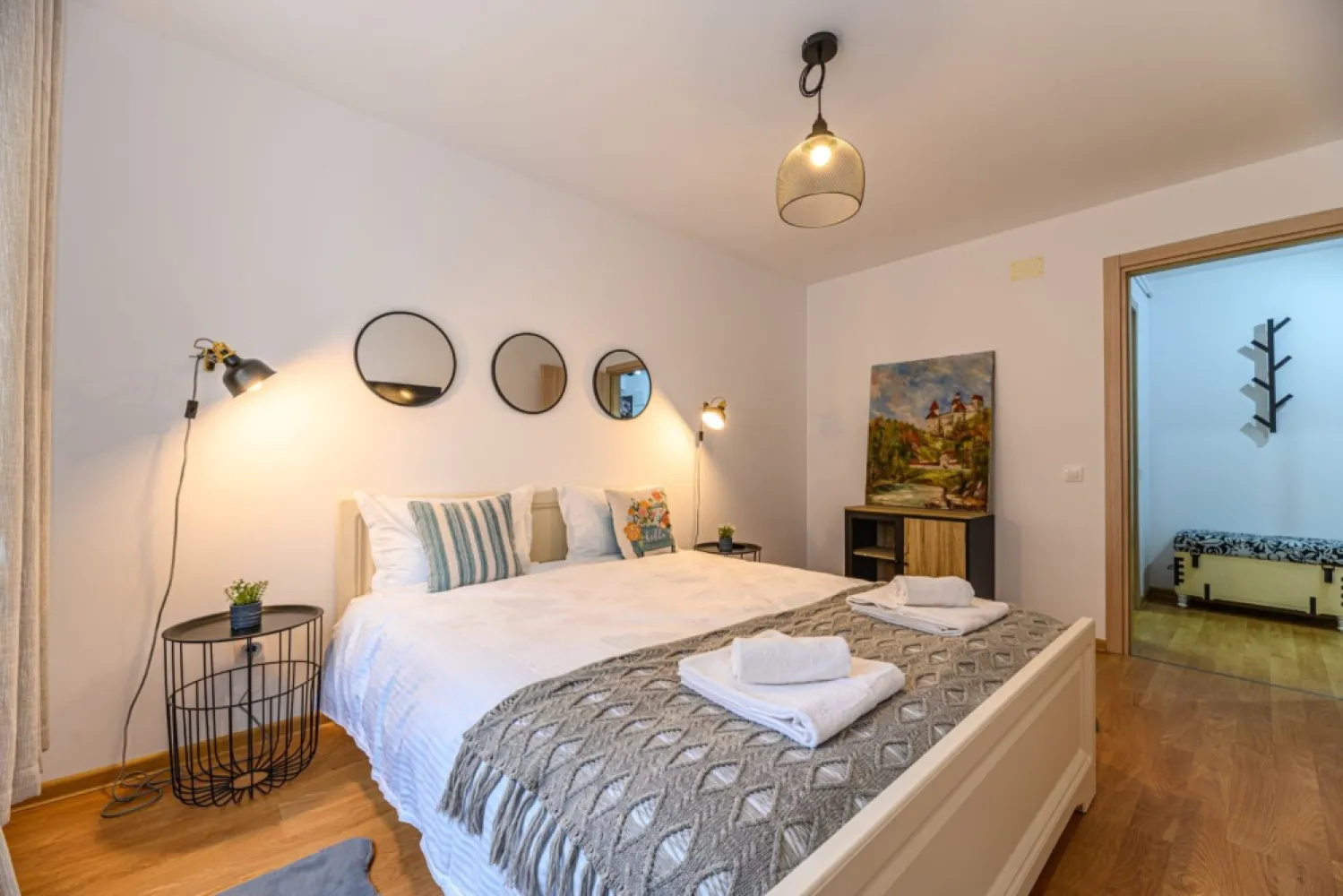 Cartier URBAN, lângă Mall Coresi, apartament 2 camere, mobilat, 550 euro