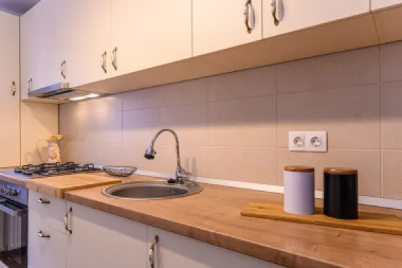 Cartier URBAN, lângă Mall Coresi, apartament 2 camere, mobilat, 550 euro