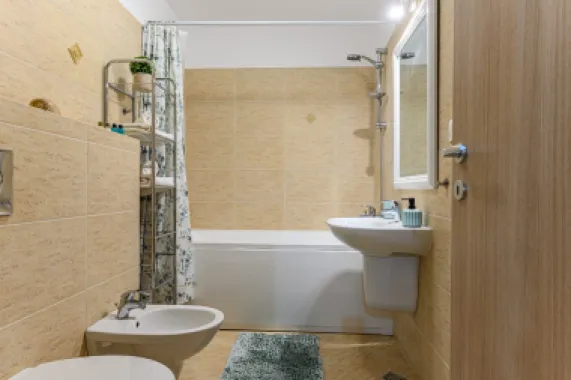 Cartier URBAN, lângă Mall Coresi, apartament 2 camere, mobilat, 550 euro