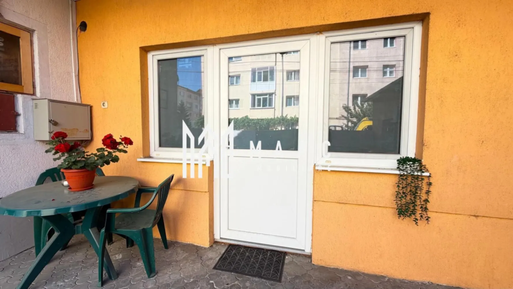 Spatiu birouri | | 50MP | Strand | Dimitrie Cantemir - MAAC Imobiliare va propune spre inchiriere spatiu birouri cu compartimentare versatila, amplasat in zona Strand, la strada (Dimitrie Cantemir).

Suprafață de 50 mp, ideal pentru birouri sau locuinta permanenta.

Compartimentare:
• living open space generos cu bucatarie
• grup sanitar
• terasa

Avantaje:
• compartimentare practică, ușor adaptabilă
• spațiu luminos și bine organizat

Potrivit pentru:
• birouri firmă / sediu companie
• spațiu educațional (meditații, cursuri, training)
• firmă de servicii sau call center
• cabinet

Disponibilitate imediata.

Se percepe o chirie in avans si garantie in cuantumul unei chirii lunare. Se inchiriaza pe termen lung.

Pentru mai multe detalii va rugam specificati: CP3174329