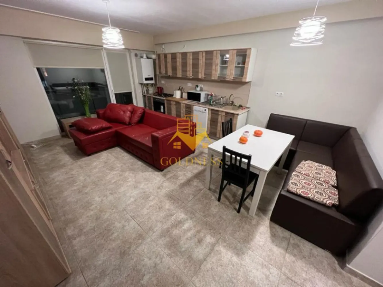 3 camere,modern, semicentral, Scala Center, zona Bosch, Pet friendly - GOLDNESS Imobiliare vă propune spre închiriere un apartament cu 3 camere complet mobilat și utilat, la etajul 7 într-un imobil de 7 etaje, în zona Semicentrala. Apartamentul este compartimentat astfel:
 - dormitor cu pat matrimonial, dressing, noptiere
 - dormitor cu canapea extensibila, birou, spatiu pentru depozitare
 - living cu bucatarie open-space complet utilată, canapea extensibla, loc de servit masa, dressing
 - baie cu cabina de dus, calorifer port prosop inox și dulap pentru depozitare.
 - baie de serviciu
 - terasa de 12 mp
Imobilul este dotat cu toate cele necesare- centrală proprie, mașină de spălat haine, masina de spalat vase, frigider, plită electrică, hotă, TV, etc. 
Se află în apropierea stațiilor de transport în comun, magazine, restaurante, spații verzi, farmacii, etc. 
Apartamentul dispune de loc de parcare subterana !

Dacă sunteți interesați de acest apartament și doriți să îl vizionați, dar și pentru alte oferte sau detalii nu ezitați să ne contactați telefonic sau prin e-mail - goldnessimobiliare@gmail.com. Vă stăm la dispoziție!