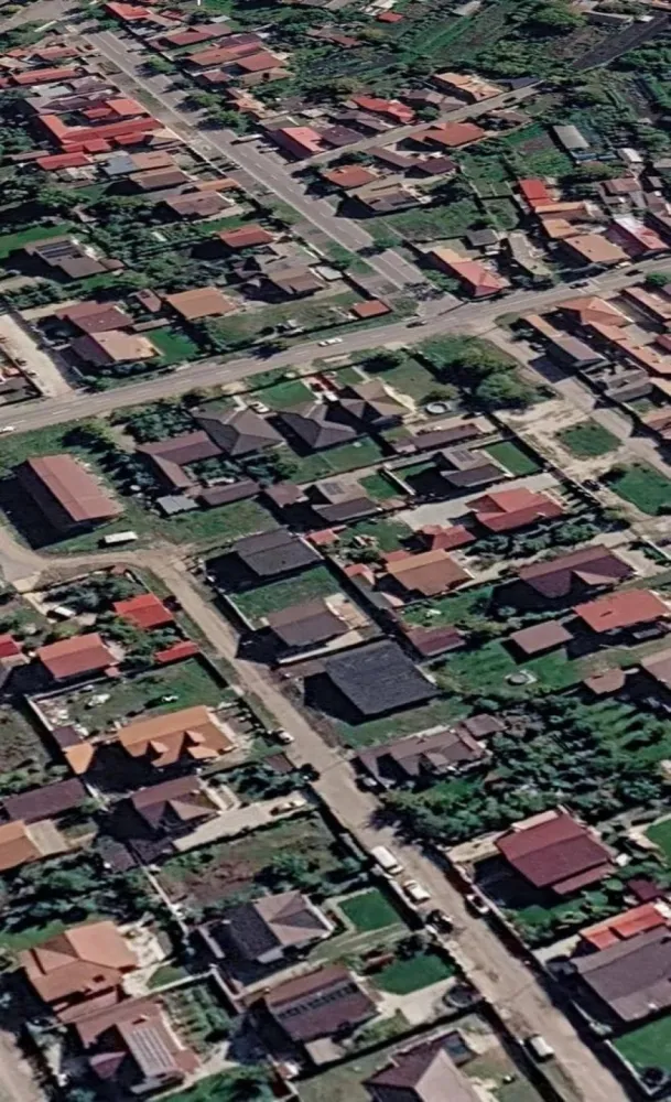 Sanpetru, zona vile noi,toate utilitatile, asfalt, iluminat - Euro Dome Imobiliare vă propune spre vânzare, în sistem de reprezentare exclusivă, cu 0% comision pentru cumpărător, un teren intravilan situat în Sânpetru, într-o zonă rezidențială de vile noi.

Suprafață: 304 mp Front stradal: 14 m
Toate utilitățile sunt în fața terenului: apă, gaz, curent, canalizare, asfalt și iluminat public.
Conform PUZ: P+E+M, POT 35%, CUT 0.85.
Există certificat de urbanism emis în acest an.
Poziționare avantajoasă, cu acces rapid către Mall Coresi și alte puncte de interes din Brașov.

Preț: 33.000 Euro