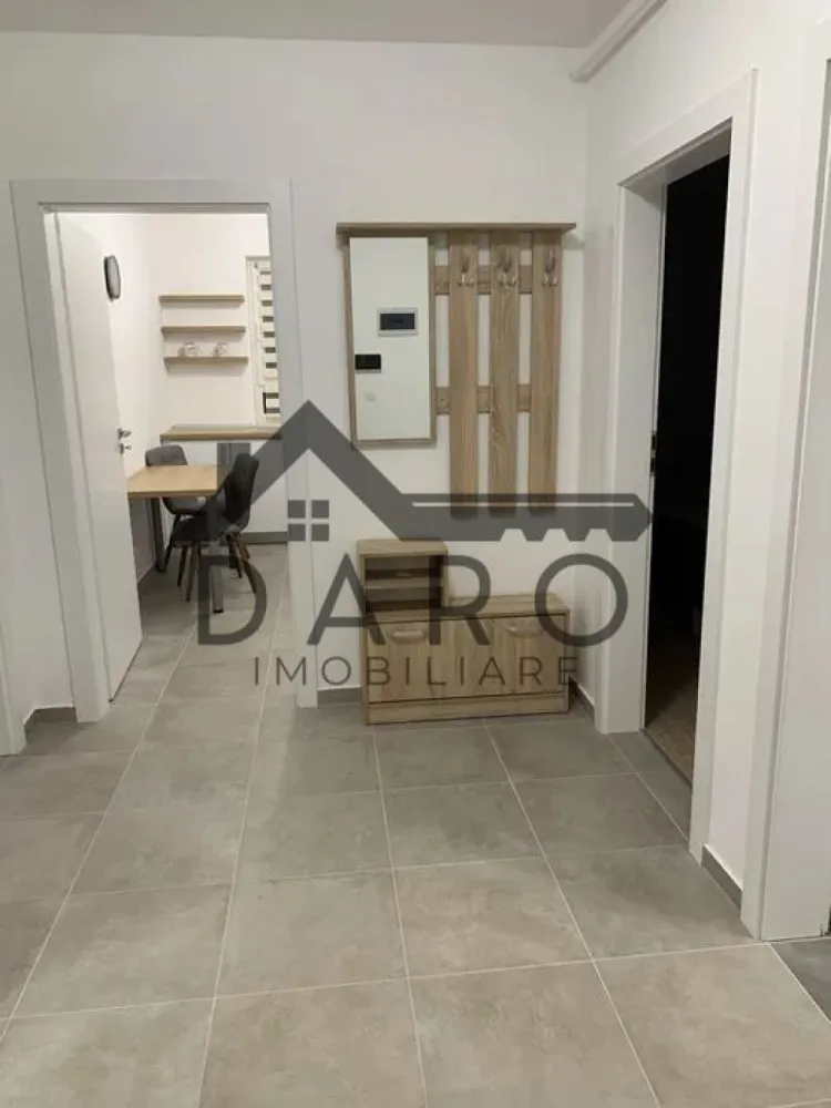 Apartament de inchiriat cu 2 camere - Apartament 2 camere de închiriat în complexul Maurer – complet utilat și amenajat

Vă prezentăm un apartament deosebit, situat în complexul rezidențial Maurer, perfect pentru cei care apreciază confortul și rafinamentul.

Detalii proprietate:
 • Compartimentare: 2 camere decomandate – living spațios, dormitor cu pat matrimonial, bucătărie separată, baie modernă, hol;
 • Dotări: complet mobilat și utilat – plită, cuptor, frigider, mașină de spălat, televizor;
 • Facilități: loc de parcare inclus și boxă pentru depozitare.

Apartamentul impresionează prin designul elegant, amenajările de calitate și atenția la detalii, fiind pregătit să devină „acasă” pentru viitorii chiriași.

Pentru mai multe informații sau pentru programarea unei vizionări, contactați Daro-Immobiliare!