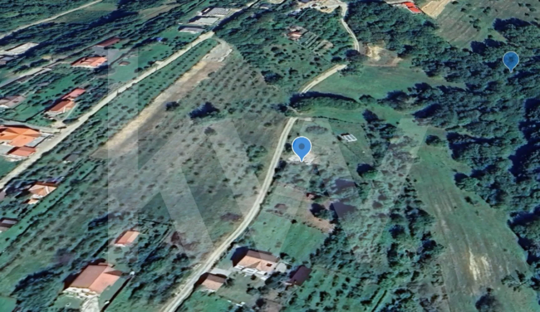 Teren Intravilan 977 mp de Vânzare în Cisnădioara – Locație de Poveste - Teren intravilan 977 mp în Cisnădioara – Panorama superbă și potențial excelent de investiție
Există locuri care îți oferă doar un teren. Și există locuri care îți oferă o perspectivă asupra viitorului.
În una dintre cele mai apreciate zone din împrejurimile Sibiului, la poalele munților și în mijlocul naturii, vă propun spre vânzare un teren intravilan cu suprafața de 977 mp, situat în Cisnădioara, o localitate recunoscută pentru peisajele sale spectaculoase, liniște și calitatea vieții.
Terenul este încadrat urbanistic în zona destinată locuințelor individuale și colective mici, fiind ideal pentru construirea unei case de familie, a unei vile de vacanță sau pentru o investiție rezidențială de perspectivă.
 Suprafață teren: 977 mp
 Intravilan
 Zonă în continuă dezvoltare
 Utilități în apropiere
 Acces facil către Sibiu
 Cadru natural deosebit și priveliști superbe către munți
POT 25% | CUT 0,9
Dacă îți dorești să construiești într-o zonă exclusivistă, unde natura și liniștea se îmbină perfect cu accesul rapid către oraș, acest teren reprezintă alegerea ideală.
Cisnădioara – locul unde investiția ta prinde rădăcini și crește în valoare.
