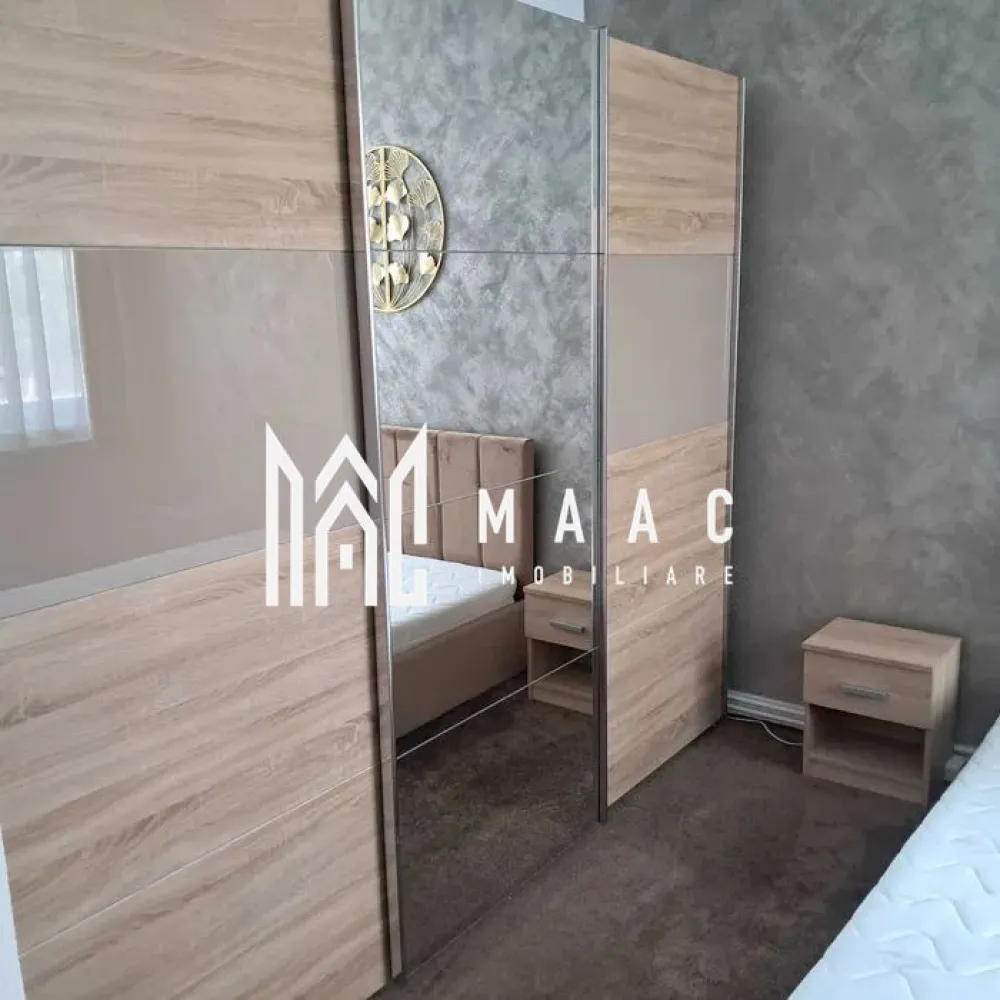 Apartament 2 camere decomandat | Sibiu Central | 71 mp, renovat - Apartament de vânzare în Sibiu, zona Central - Gară, cu 2 camere decomandate și 71 mp utili, situat la etajul 1 al unui imobil cu 2 niveluri. Proprietatea este potrivită pentru cei care caută o locuință renovată, într-o zonă cu acces rapid către centrul orașului.

Detalii proprietate:
• Suprafață utilă: 71 mp
• Suprafață construită: 85 mp
• Compartimentare: decomandat
• Confort: 1
• Etaj 1 din 2
• An construcție: 1989
• Stare interior: renovat
• Apartament finalizat, disponibil pentru vânzare
• Mobilat modern și complet utilat
• Renovarea completă a fost realizată în anul 2025

Zonă și acces:
Proprietatea este amplasată pe Strada 9 Mai, în zona Centrală - Gară din Sibiu, cu acces rapid către centrul istoric, instituții, restaurante, zone comerciale și mijloace de transport. Poziționarea centrală o face potrivită pentru un stil de viață urban, cu deplasări ușoare către punctele importante ale orașului.

Cod anunț CP3174339. Contactați-ne pentru o vizionare și pentru detalii suplimentare despre această proprietate.