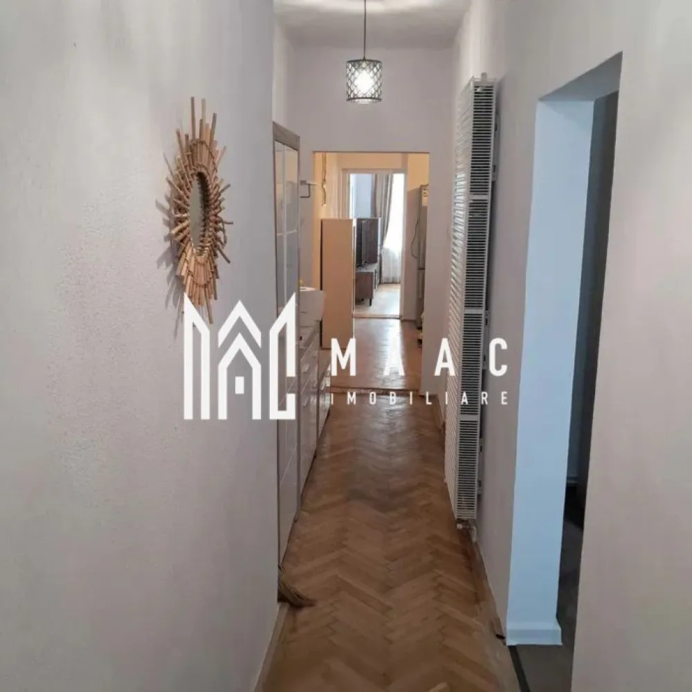 Apartament 2 camere decomandat | Sibiu Central | 71 mp, renovat - Apartament de vânzare în Sibiu, zona Central - Gară, cu 2 camere decomandate și 71 mp utili, situat la etajul 1 al unui imobil cu 2 niveluri. Proprietatea este potrivită pentru cei care caută o locuință renovată, într-o zonă cu acces rapid către centrul orașului.

Detalii proprietate:
• Suprafață utilă: 71 mp
• Suprafață construită: 85 mp
• Compartimentare: decomandat
• Confort: 1
• Etaj 1 din 2
• An construcție: 1989
• Stare interior: renovat
• Apartament finalizat, disponibil pentru vânzare
• Mobilat modern și complet utilat
• Renovarea completă a fost realizată în anul 2025

Zonă și acces:
Proprietatea este amplasată pe Strada 9 Mai, în zona Centrală - Gară din Sibiu, cu acces rapid către centrul istoric, instituții, restaurante, zone comerciale și mijloace de transport. Poziționarea centrală o face potrivită pentru un stil de viață urban, cu deplasări ușoare către punctele importante ale orașului.

Cod anunț CP3174339. Contactați-ne pentru o vizionare și pentru detalii suplimentare despre această proprietate.