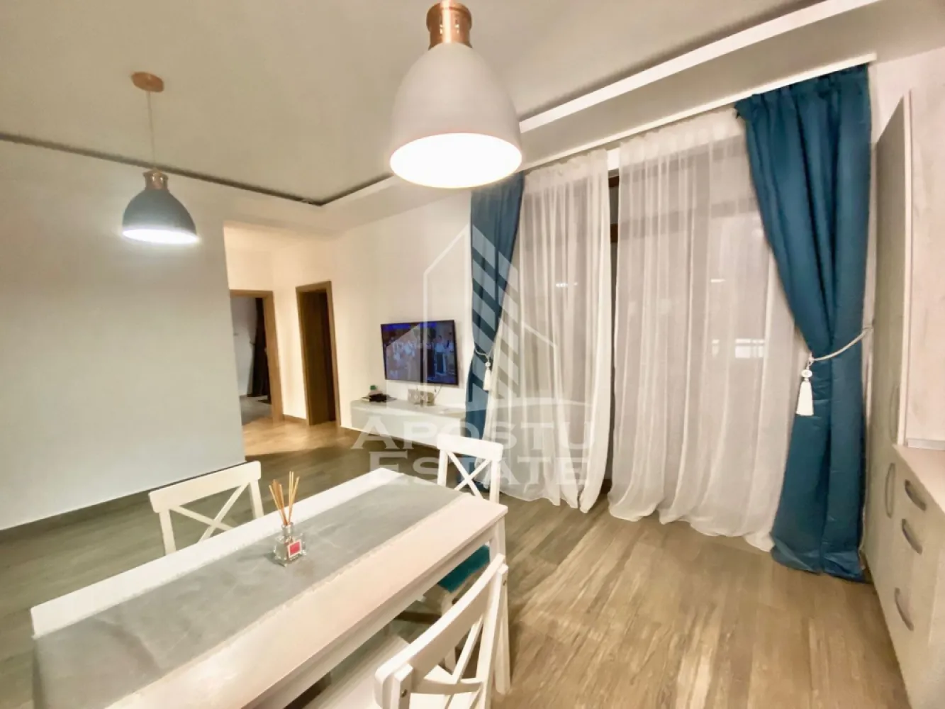 Apartament 3 camere cu dressing ,Dumbravita Dechalton