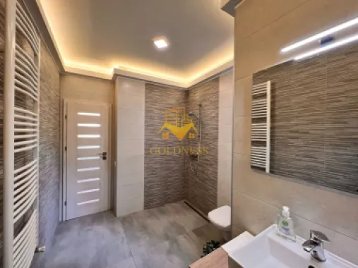 Spatiu birou/aparatament, 3 camere, decomandate, Eroilor Zona Teatru