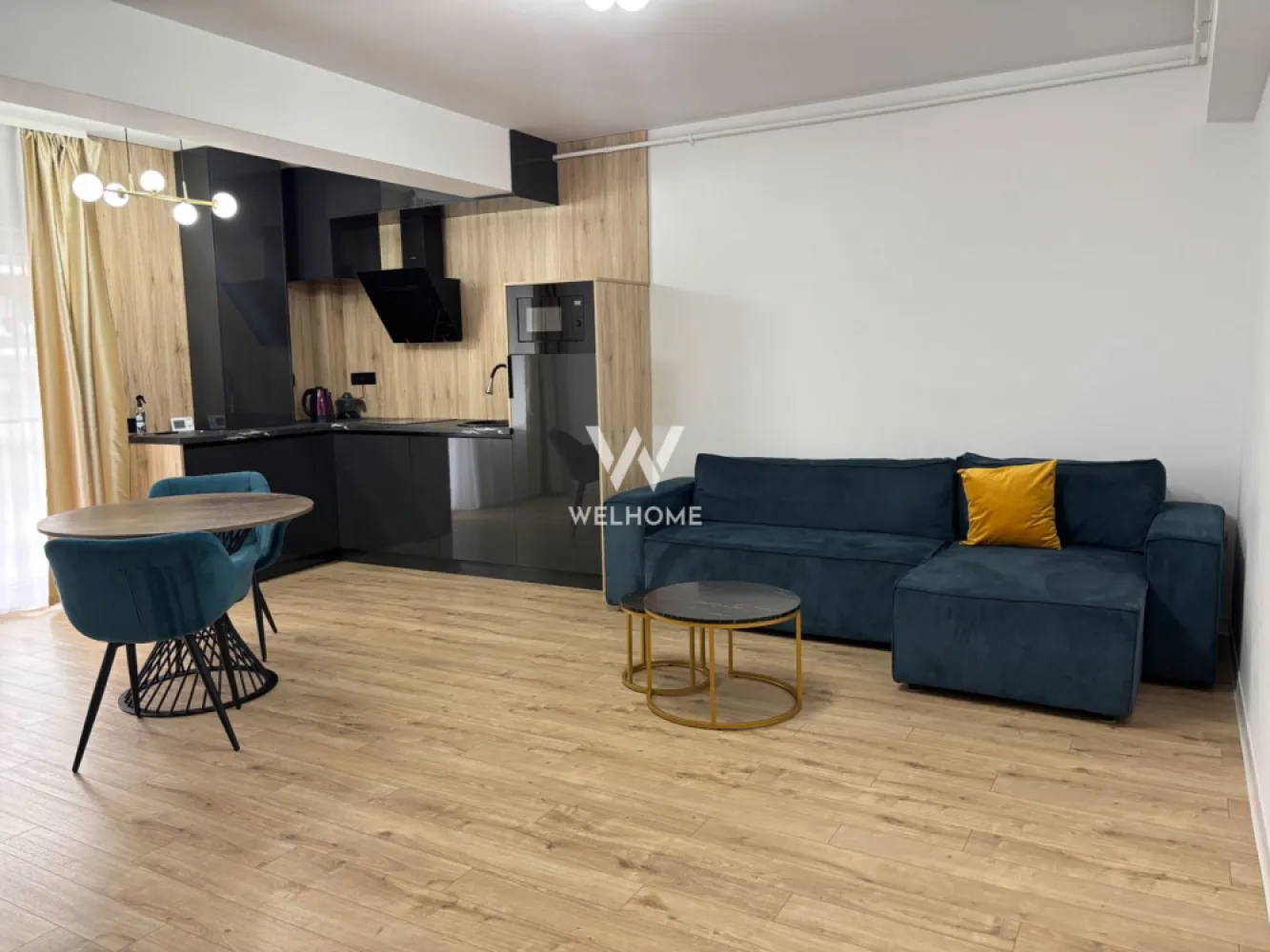 Apartament 2 camere cu terasă zona Doamna Stanca - Apartament 2 camere MODERN zona Doamna Stanca

Apartamentul are o suprafață utilă de 54 mp, se află la parterul inalt al unei vile moderne cu 3 etaje şi este dotat cu tot ce este necesar.
Compartimentare:
- Hol de acces, living spațios cu bucătărie, baie, terasă.
Apartamentul este unul luminos și călduros având orientare sudică.
Locația este ideală, având acces facil la centre comerciale, supermarket-uri, școală, mijloace de transport.
Un loc de parcare privat.
Perioada minimă contractuală este de 12 luni.
Pentru mai multe detalii sau pentru programarea unei vizionări, vă stau la dispoziție.

Chirie lunară: 530 Euro + garanție
Comision client: 50% din prima chirie