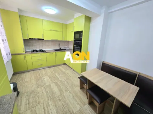 Apartament cu 3 Camere, Complet Mobilat, Bloc Nou, Zona Centru