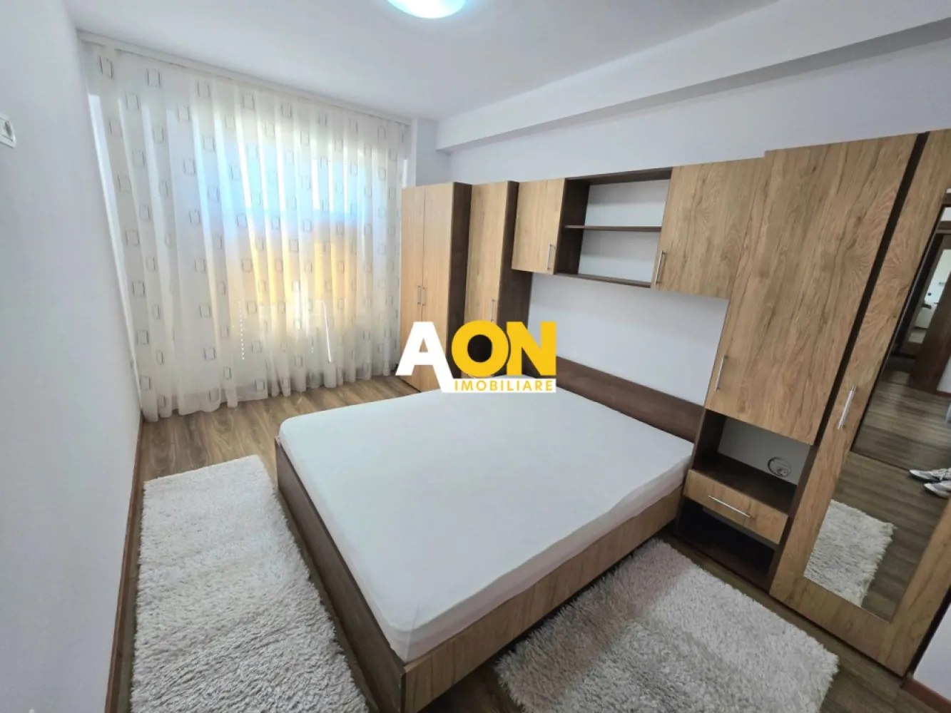 Apartament cu 3 Camere, Complet Mobilat, Bloc Nou, Zona Centru