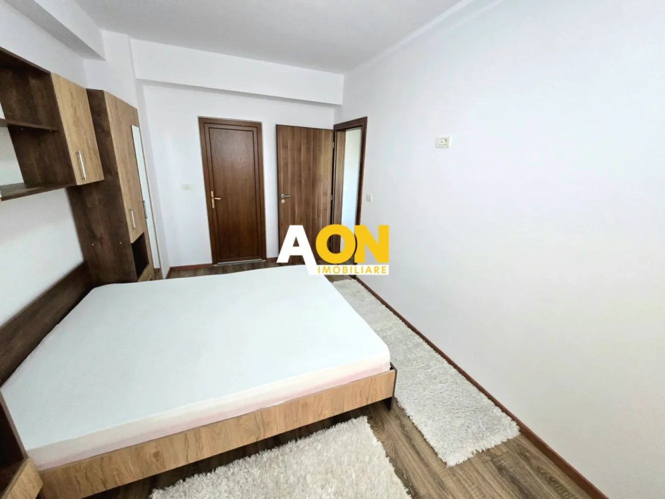 Apartament cu 3 Camere, Complet Mobilat, Bloc Nou, Zona Centru