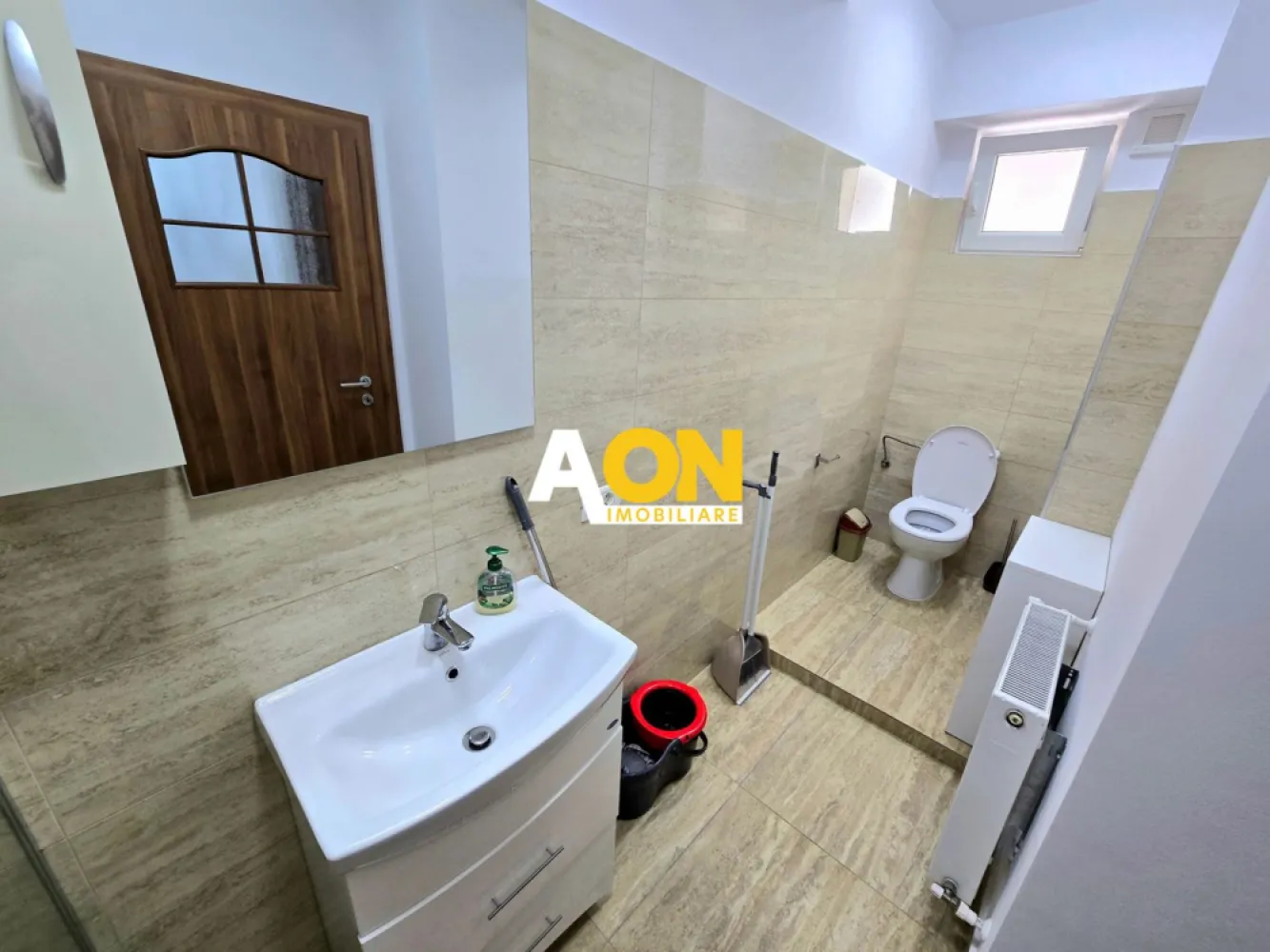 Apartament cu 3 Camere, Complet Mobilat, Bloc Nou, Zona Centru
