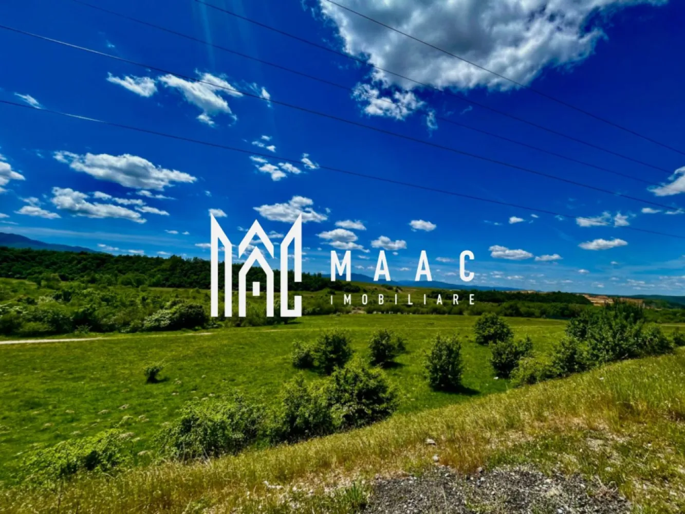 Teren cu potențial turistic I Valea Avrigului I 2900 MP - MAAC Imobiliare vă propune spre vânzare un teren spectaculos cu destinație turistică, amplasat în Valea Avrigului, una dintre cele mai apreciate zone de recreere din județul Sibiu.

📐 Caracteristici:

Suprafață totală: 2.900 mp
Situat la drumul principal, cu acces facil pe tot parcursul anului
Râul se află la aproximativ 20 m de proprietate
Vedere panoramică spre Munții Făgăraș

📄 Parametri urbanistici (conform PUZ):

POT: 40%
CUT: 1,2
Regim de înălțime maxim admis: P+1 (2E)
Aceste caracteristici permit realizarea unor construcții ample, ideale pentru dezvoltări turistice sau imobiliare.

Toate utilitățile sunt disponibile la capătul terenului:
Apă
Canalizare
Gaz
Curent

Datorită poziționării excelente și cadrului natural spectaculos, terenul este ideal pentru:

Cabane turistice
Pensiuni
Case de vacanță
Case de oaspeți
Unități de producțti
Complexuri turistice sau de agrement

✔️ Documentație:
Certificat de Urbanism aprobat
Toate condițiile necesare pentru dezvoltare sunt îndeplinite
Pentru mai multe detalii și vizionări, precizati telefonic ca ati vazut anuntul cu ID:CP2851894