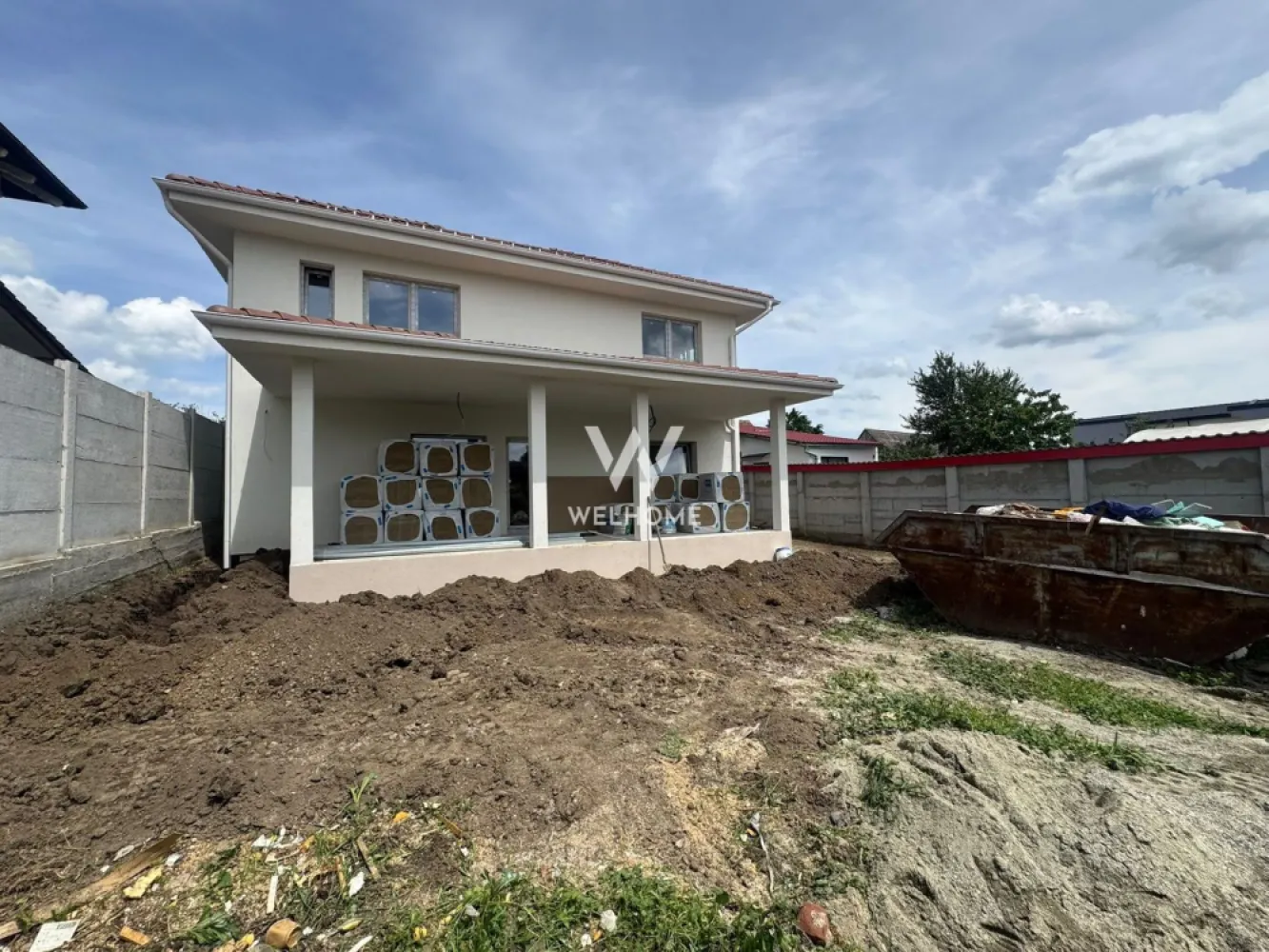 Casa individuala, teren 320 mp, Sibiu, Selimbar - Casa noua cu 4 camere, 2 bai - Selimbar, Sibiu - spatiu si confort pentru familie

Casa individuala situata in zona Primariei Selimbar.

Suprafata utila: 120 mp,
Teren: 320 mp 

Parter : hol acces, baie, spatiu tehnic si depozitare, bucatarie open space cu living si acces pe o terasa generoasa acoperita. La cerere se poate separa bucataria. 
Etaj: 3 dormitoare, hol si baie
Pod - spatiu depozitare sau poate fi adaptat - prevazut cu 2 geamuri tip iluminator si instalatie electrica.
Placa de beton izolata cu polistiren extrudat pentru o izolare termica si fonica intre etaje.

Casa se preda la interior la stadiu de ALB: pereti finisati cu lavabila, centrala termica, incalzire in pardoseala, termostate in fiecare incapere, instalatii sanitare si electrice pe pozitie, geamuri termopan 5 camere, 3 foi de sticla
Exterior casa la CHEIE: izolatie polistiren 10cm, decorativa, pervaze geamuri, alimentare pentru camere de supraveghere si alarma, poarta acces pietonal si auto, curte pavata cale acces pietonal si parcare auto.

Pret : 250.000 euro
Cash sau credit bancar
Detalii si vizionare: 0752.088.381 Roxana