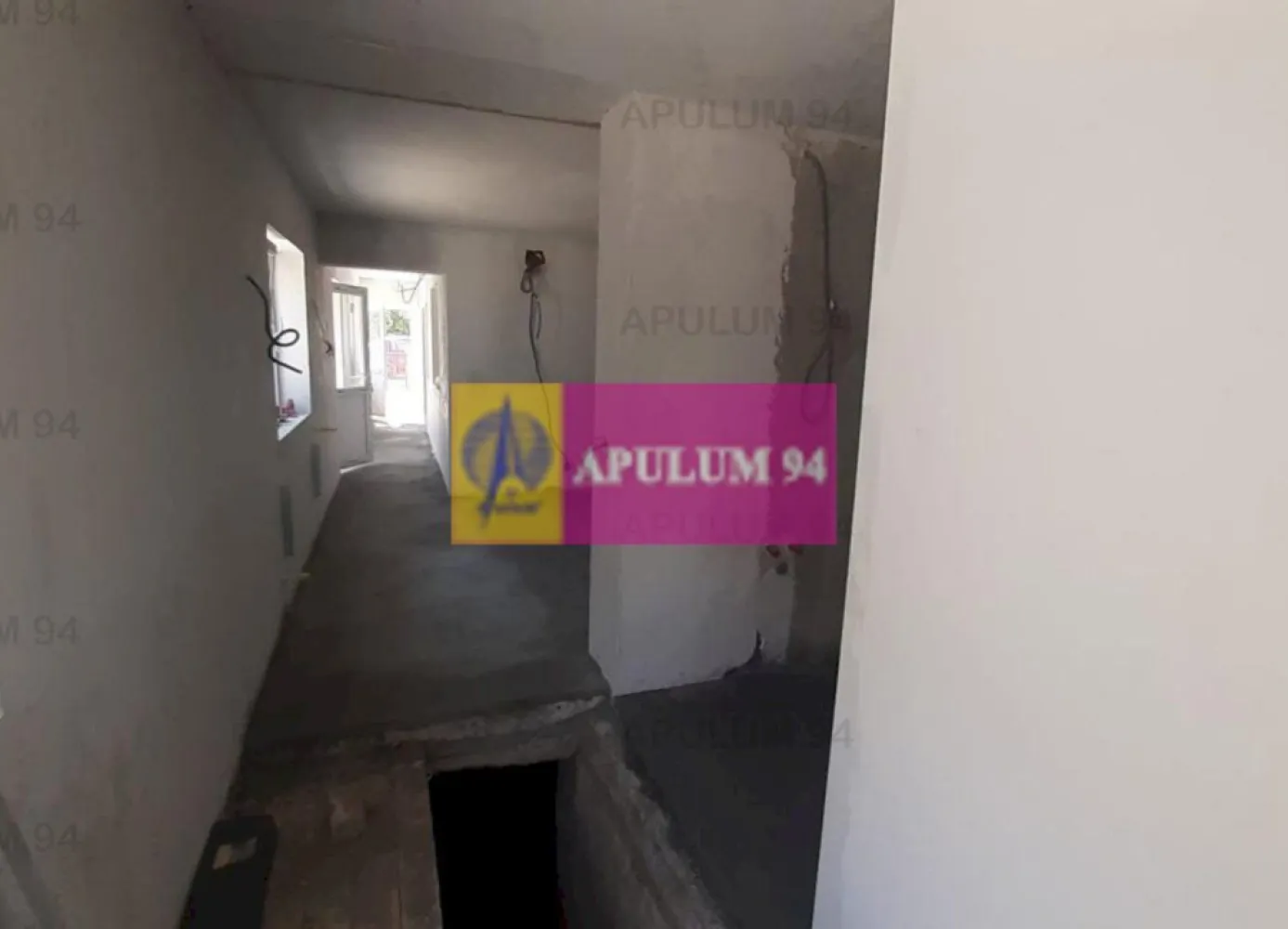 Casă aproape de București finisată parțial.