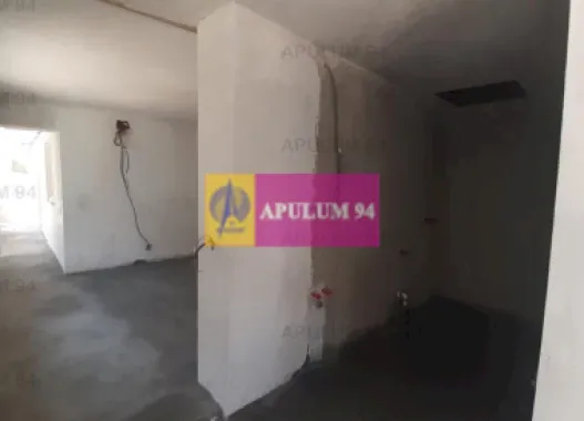 Casă aproape de București finisată parțial.