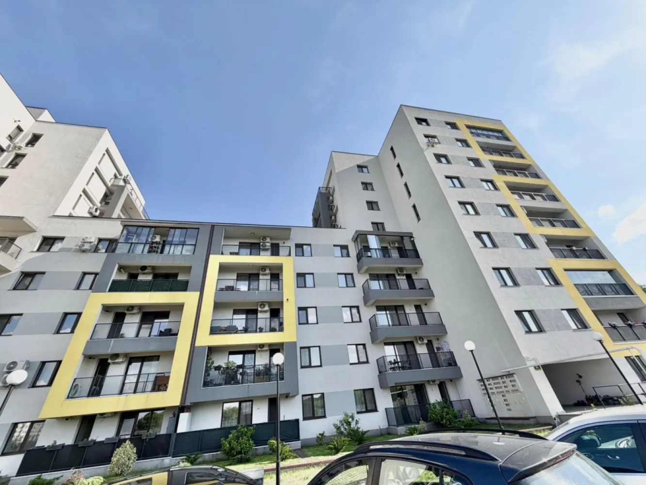Garsoniera complet mobilata - bd. Timisoara 101N - loc parcare